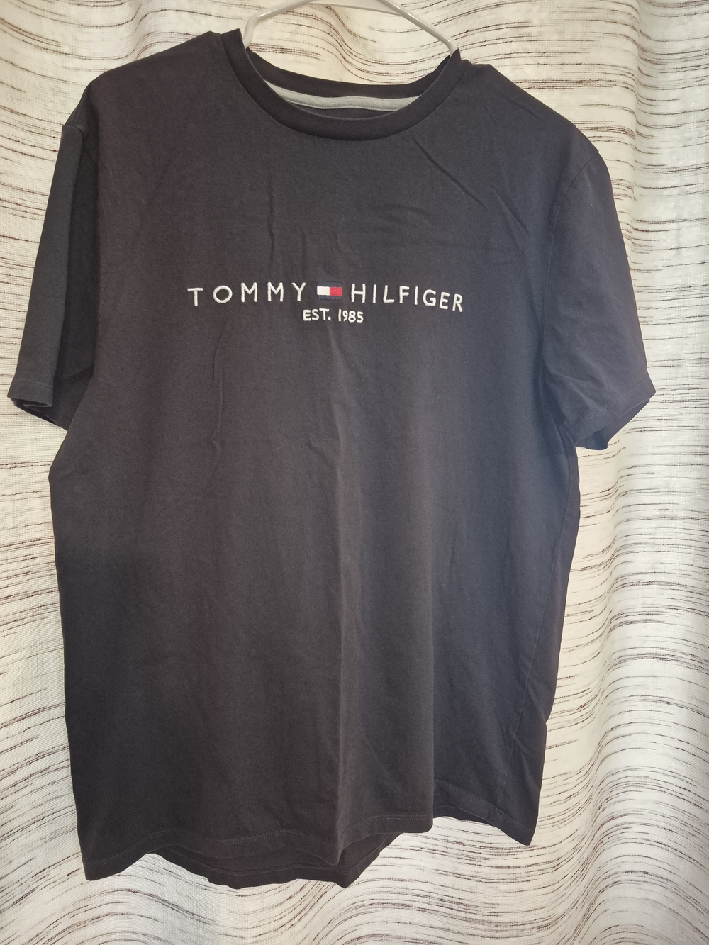 Tommy Hilfiger Men’s Black Logo Crew Neck T-Shirt